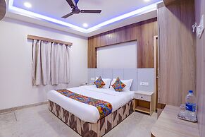 Fabhotel Wooden Park