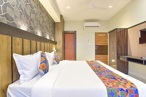 Fabhotel The Max Glory