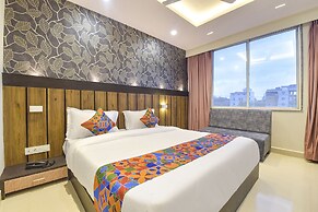 Fabhotel The Max Glory