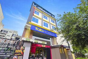 Fabhotel The Max Glory