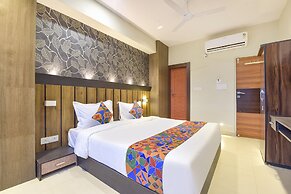 Fabhotel The Max Glory