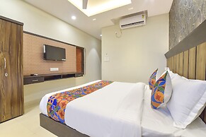 Fabhotel The Max Glory