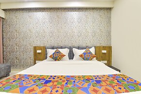 Fabhotel The Max Glory