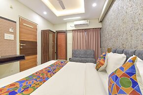 Fabhotel The Max Glory