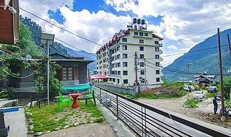 Fabhotel Arigato Cottage