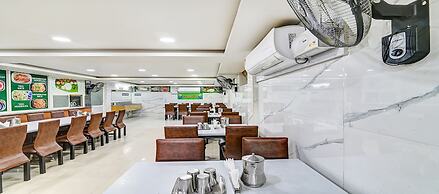 Fabhotel Srinivasa Guest House