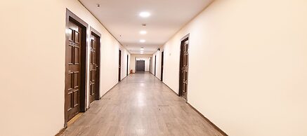 Fabhotel Royal Garden