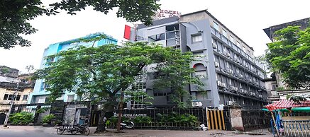 Fabhotel Royal Garden