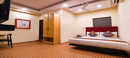 Fabhotel Royal Garden