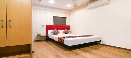 Fabhotel Royal Garden