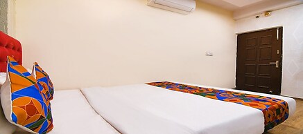 Fabhotel Royal Garden