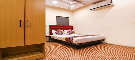 Fabhotel Royal Garden