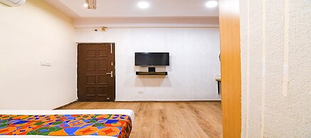 Fabhotel Royal Garden