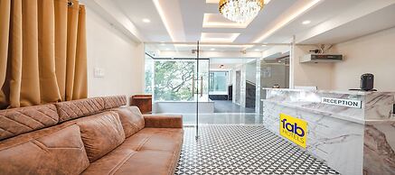 Fabhotel Redmoon Suites