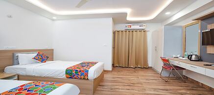 Fabhotel Redmoon Suites