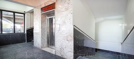 Fabhotel Redmoon Suites