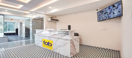 Fabhotel Redmoon Suites