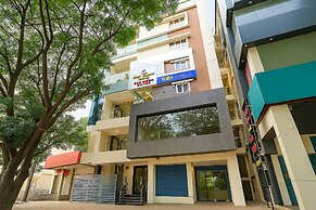 Fabhotel Redmoon Suites