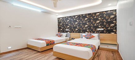 Fabhotel Redmoon Suites