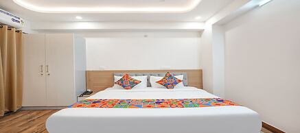 Fabhotel Redmoon Suites