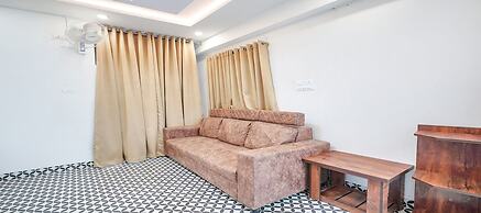 Fabhotel Redmoon Suites