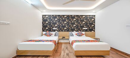 Fabhotel Redmoon Suites