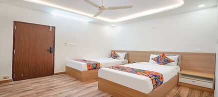 Fabhotel Redmoon Suites
