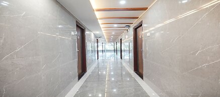 Fabhotel Redmoon Suites