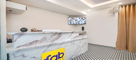 Fabhotel Redmoon Suites