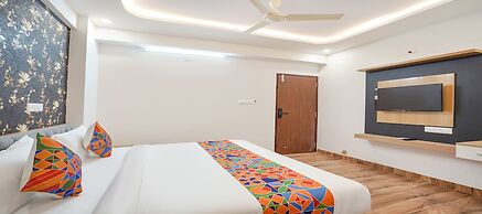 Fabhotel Redmoon Suites