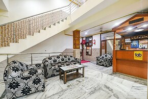 Fabhotel Royal Inn
