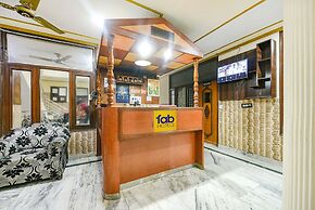 Fabhotel Royal Inn