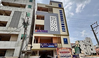 Fabhotel Royal Grand Ii