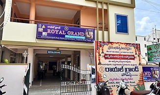 Fabhotel Royal Grand Ii