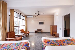 Fabhotel Raj