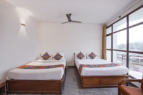 Fabhotel Raj