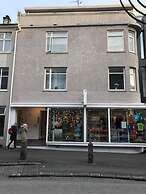 Day Dream Downtown Apartments