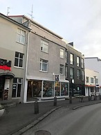 Day Dream Downtown Apartments