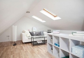 Day Dream Downtown Apartments