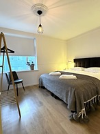 Day Dream Downtown Apartments