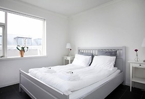 Day Dream Downtown Apartments