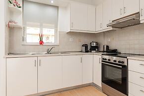 Eva's Cozy Urban Apartment