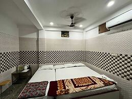 Thakur Ji P. Guest House By GRB