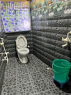 Thakur Ji P. Guest House By GRB