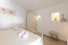 4185 Casa Valle by Barbarhouse