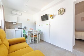 4185 Casa Valle by Barbarhouse