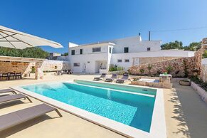 4185 Casa Valle by Barbarhouse