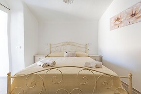 4185 Casa Valle by Barbarhouse