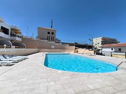 Apartment Edith - Ocean View Just Above the Beach
