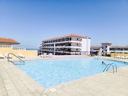 Apartment Edith - Ocean View Just Above the Beach